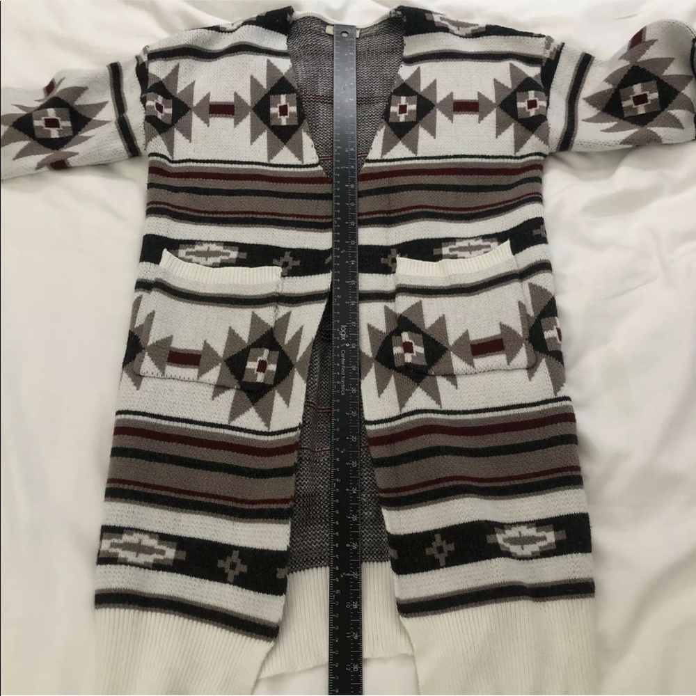 Venario Womens Southwest Tribal Print Cardigan Clip Front Pockets Size Small - Picture 8 of 10